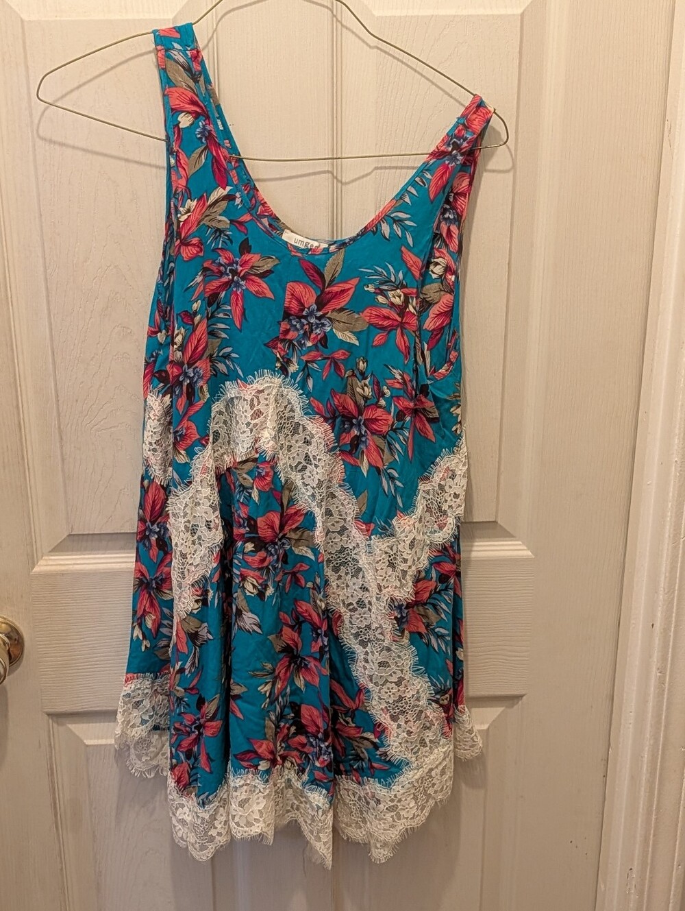 Umgee Teal Floral Lace Trim Sleeveless Size M Tunic